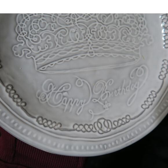 Happy Birthday Crown Princess Royalty 4 Set Plates 8" Gray Raised Pottery Barn - Picture 6 of 12